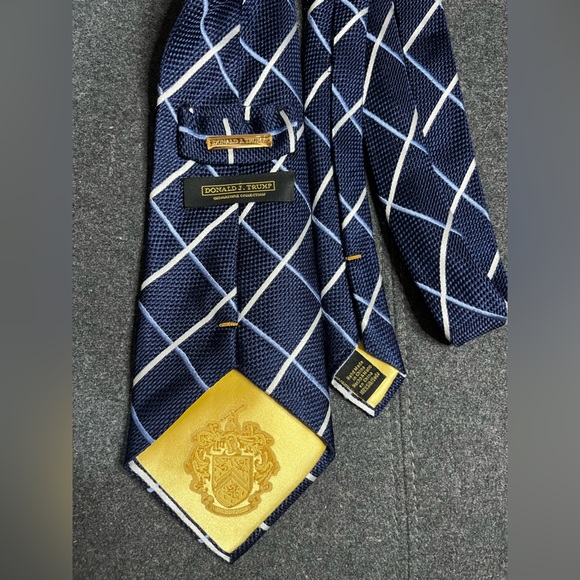 Donald Trump signature collection tie - Picture 4 of 7